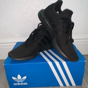 Black Adidas Swift Run Shoes Youth 5 / Women’s 6.5